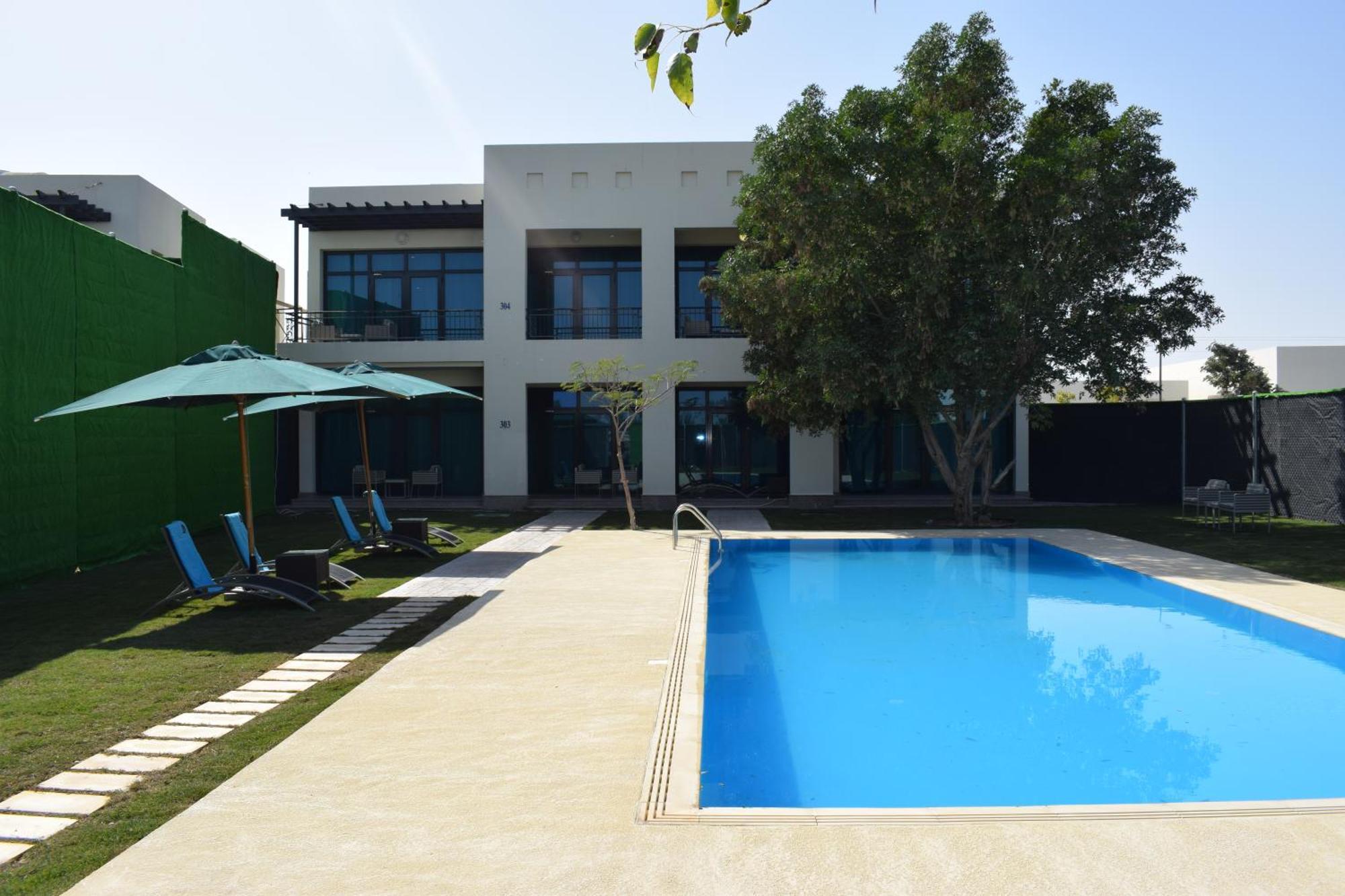 Retaj Salwa Resort & Spa ドーハ エクステリア 写真 A villa in Al Reef