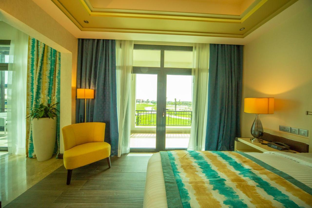Retaj Salwa Resort & Spa ドーハ エクステリア 写真 A bedroom at the hotel
