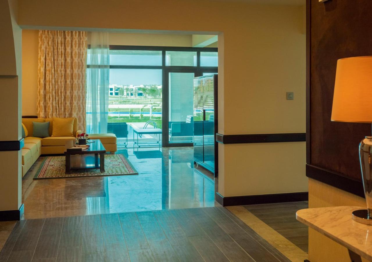 Retaj Salwa Resort & Spa ドーハ エクステリア 写真 A suite at the Ritz-Carlton, DIFC