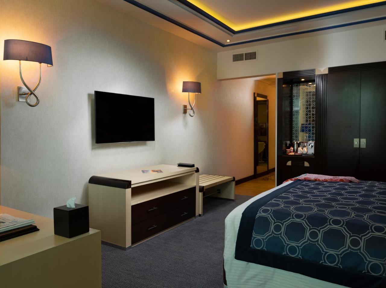 Retaj Salwa Resort & Spa ドーハ エクステリア 写真 A room at the hotel